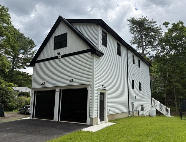 24 Cooper Rd, Webster, MA 01570