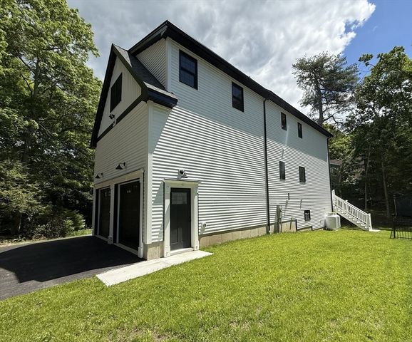 24 Cooper Rd, Webster, MA 01570
