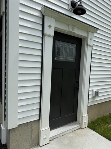 24 Cooper Rd, Webster, MA 01570