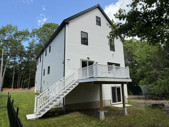 24 Cooper Rd, Webster, MA 01570