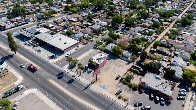 1276 N 1st Street, Fresno, CA 93703