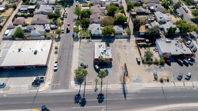 1276 N 1st Street, Fresno, CA 93703