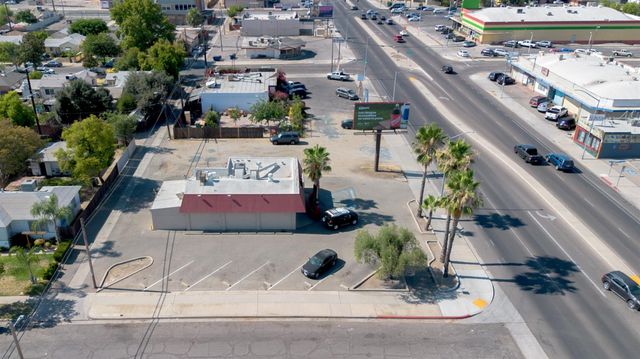 1276 N 1st Street, Fresno, CA 93703