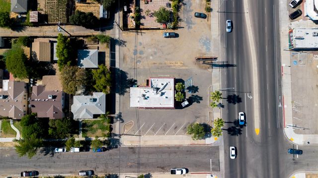 1276 N 1st Street, Fresno, CA 93703