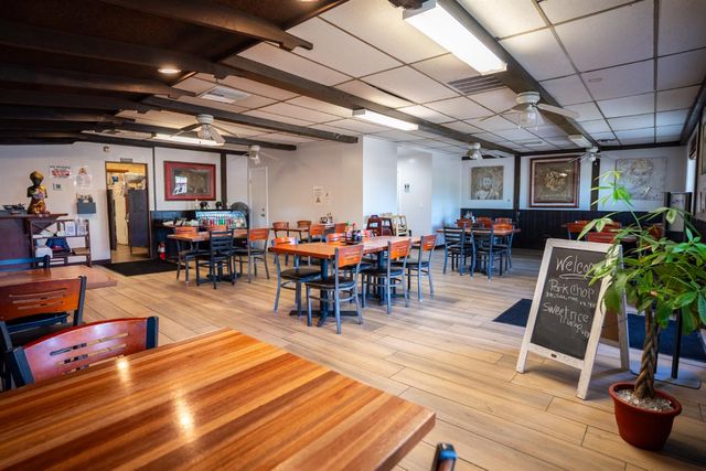 1276 N 1st Street, Fresno, CA 93703