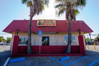 1276 N 1st Street, Fresno, CA 93703