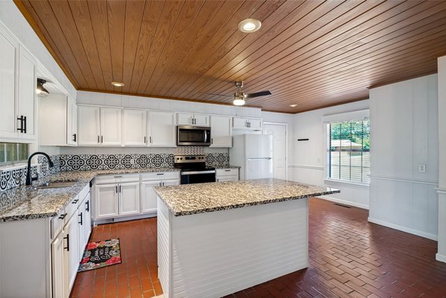 5405 Kayway Drive, Greenville, TX 75402