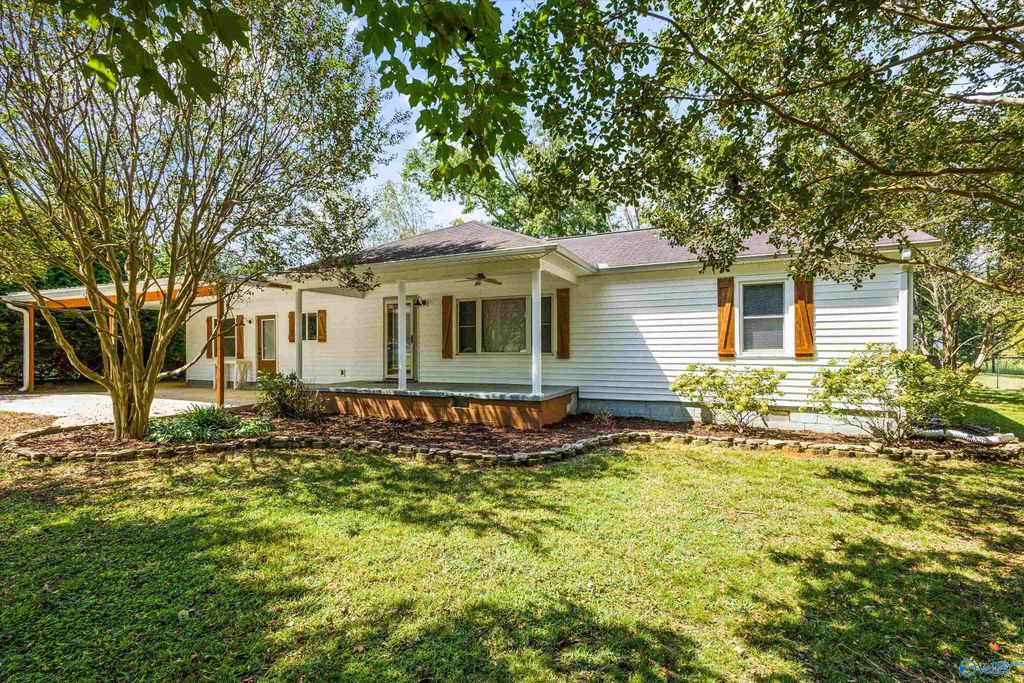 2648 Old Big Cove Road, Owens Cross Roads, AL 35760