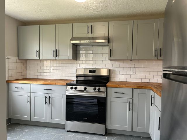 7 Padanaram Road J253, Danbury, CT 06811