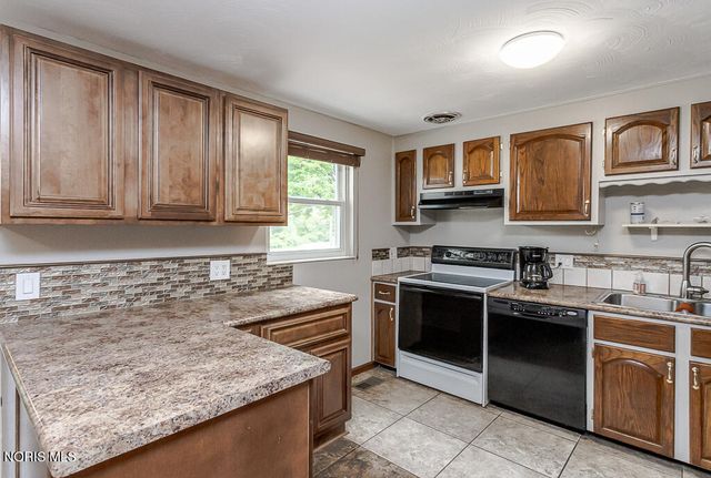 5034 Kitchener Drive, Toledo, OH 43615