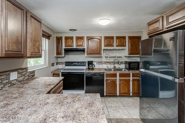 5034 Kitchener Drive, Toledo, OH 43615