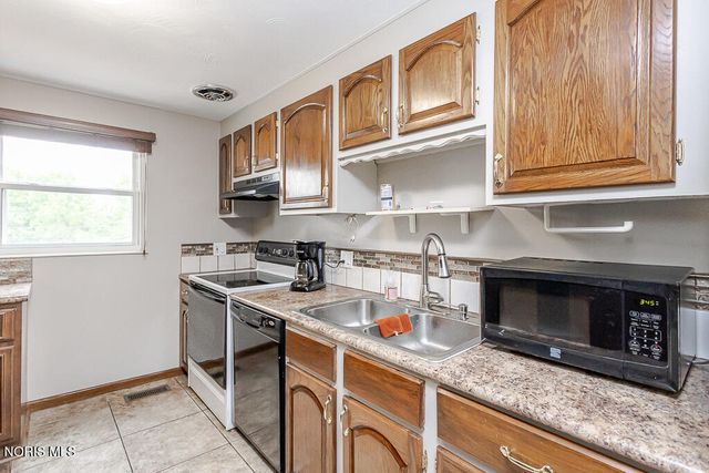 5034 Kitchener Drive, Toledo, OH 43615