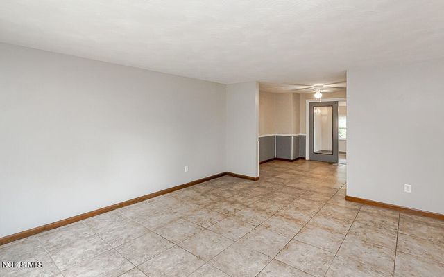 5034 Kitchener Drive, Toledo, OH 43615