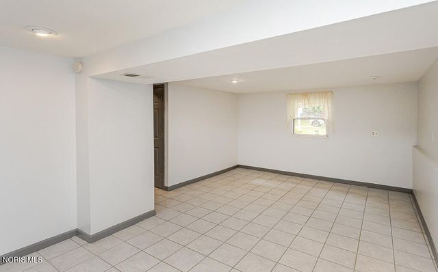 5034 Kitchener Drive, Toledo, OH 43615