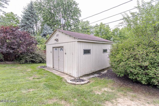 5034 Kitchener Drive, Toledo, OH 43615