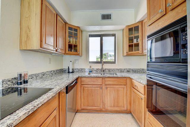 64 SW 9th Avenue, Boca Raton, FL 33486