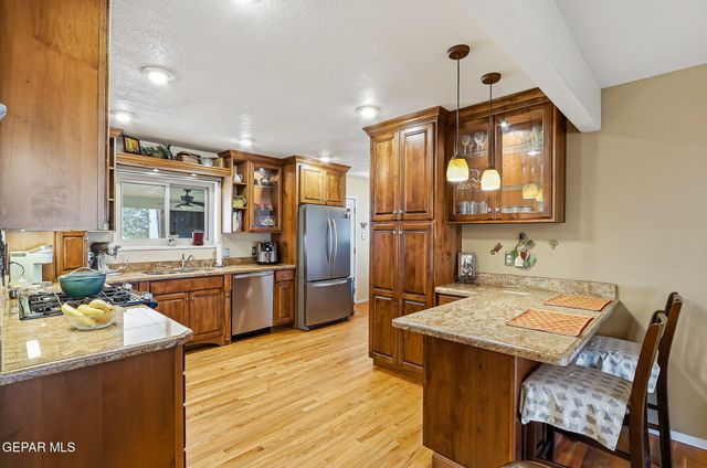 5847 BEAUMONT Place, El Paso, TX 79912