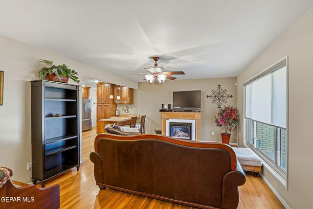 5847 BEAUMONT Place, El Paso, TX 79912