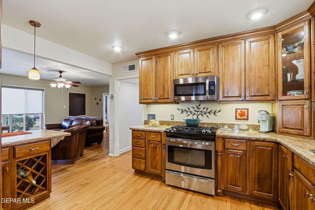 5847 BEAUMONT Place, El Paso, TX 79912