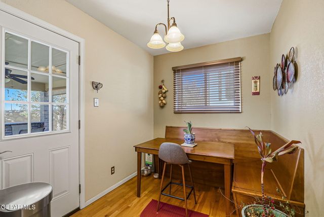 5847 BEAUMONT Place, El Paso, TX 79912