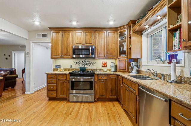 5847 BEAUMONT Place, El Paso, TX 79912