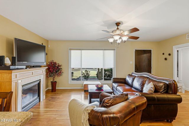 5847 BEAUMONT Place, El Paso, TX 79912