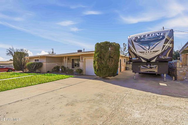 5847 BEAUMONT Place, El Paso, TX 79912