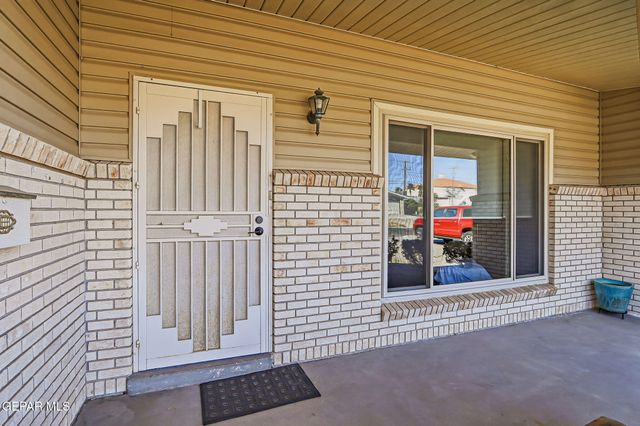 5847 BEAUMONT Place, El Paso, TX 79912