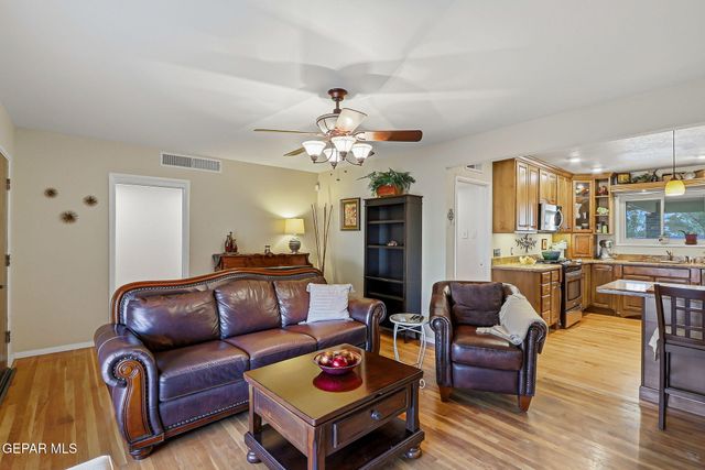 5847 BEAUMONT Place, El Paso, TX 79912