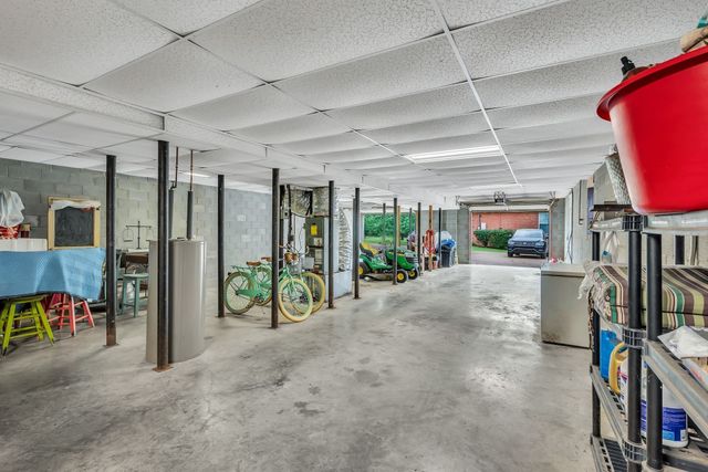 2712 Long Hollow Pike, Hendersonville, TN 37075