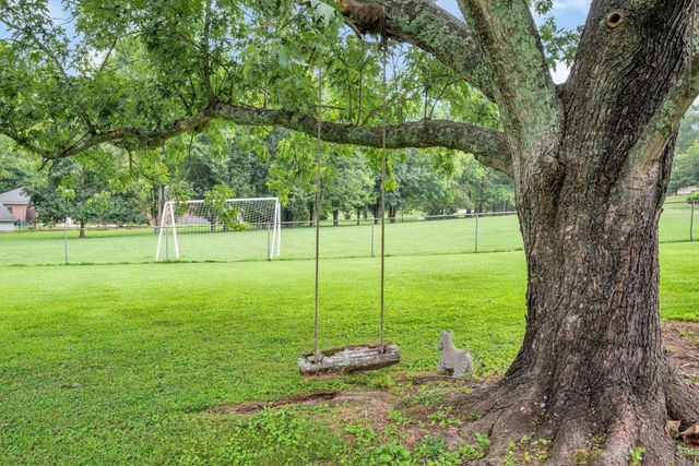 2712 Long Hollow Pike, Hendersonville, TN 37075