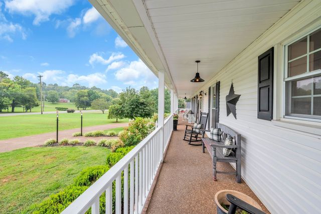 2712 Long Hollow Pike, Hendersonville, TN 37075