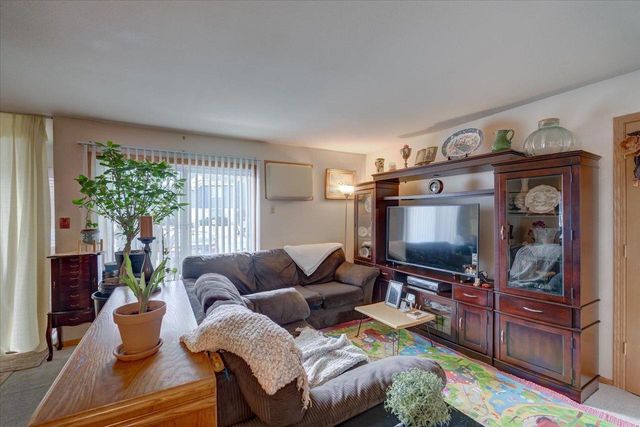 1403 Whispering Pines Way, Fitchburg, WI 53713