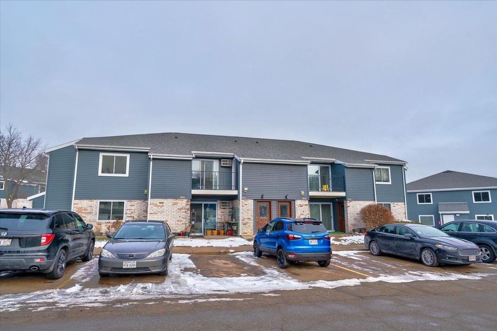 1403 Whispering Pines Way, Fitchburg, WI 53713