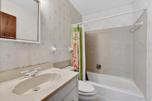 1692 Carman Road, Manchester, MO 63021