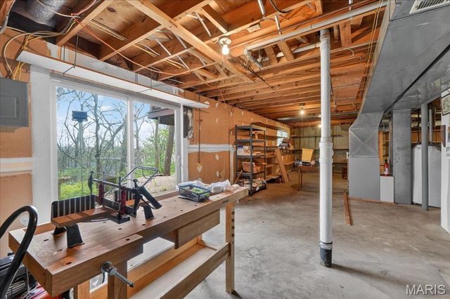 1692 Carman Road, Manchester, MO 63021