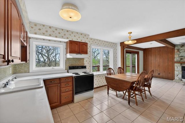 1692 Carman Road, Manchester, MO 63021