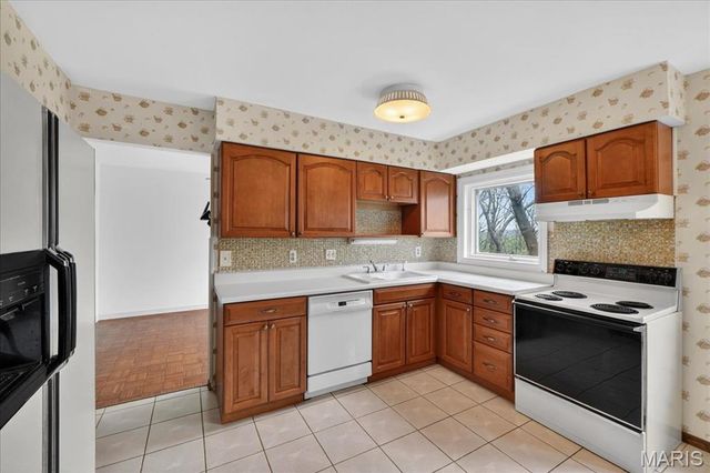 1692 Carman Road, Manchester, MO 63021