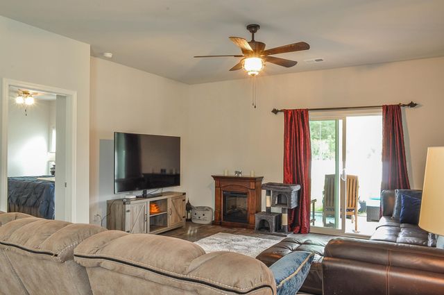 272 Warner Crossing Way, Loris, SC 29569