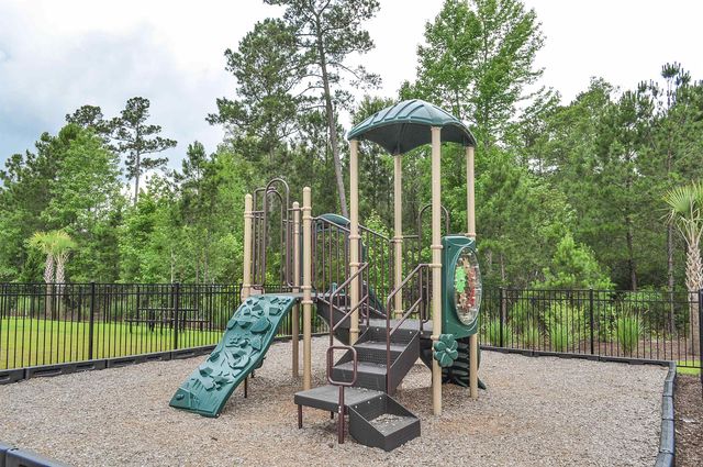 272 Warner Crossing Way, Loris, SC 29569