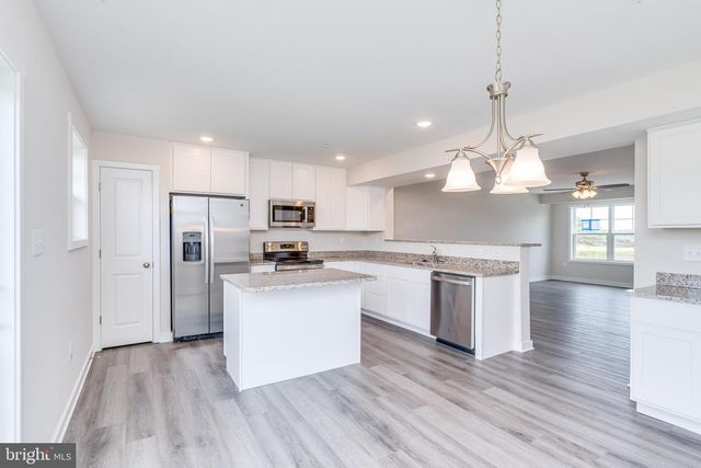 85 MOSES DR, Martinsburg, WV 25405