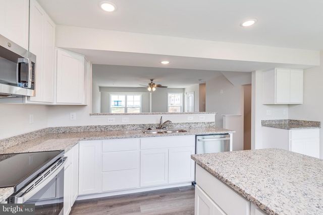 85 MOSES DR, Martinsburg, WV 25405