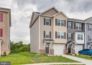 85 MOSES DR, Martinsburg, WV 25405