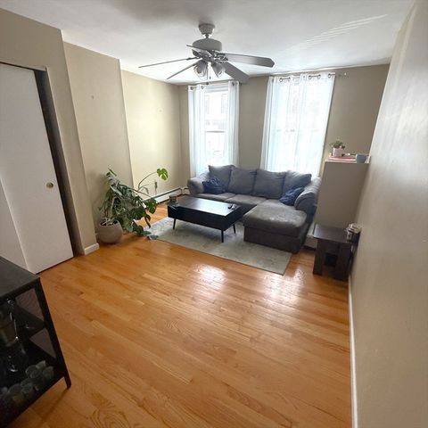 518 East 3rd 1, Boston, MA 02127