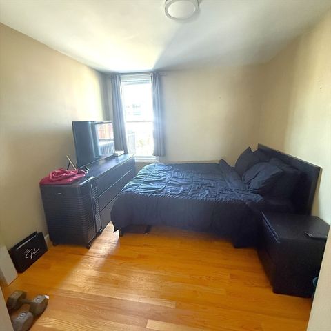 518 East 3rd 1, Boston, MA 02127