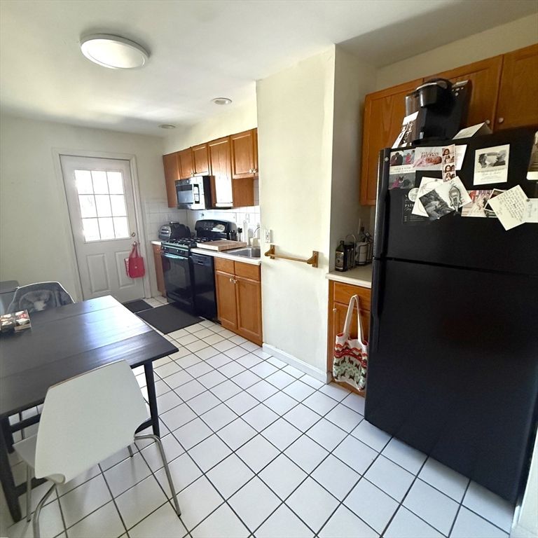 518 East 3rd 1, Boston, MA 02127