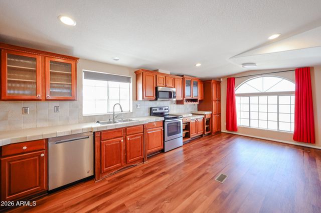 22129 W DIXILETA Drive, Wittmann, AZ 85361