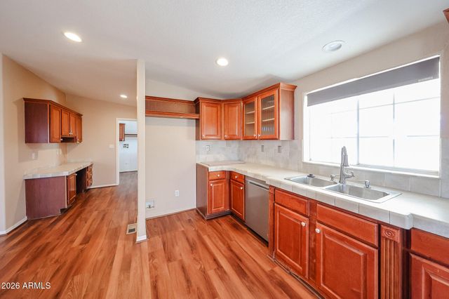 22129 W DIXILETA Drive, Wittmann, AZ 85361