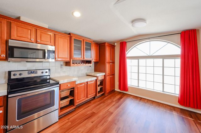 22129 W DIXILETA Drive, Wittmann, AZ 85361