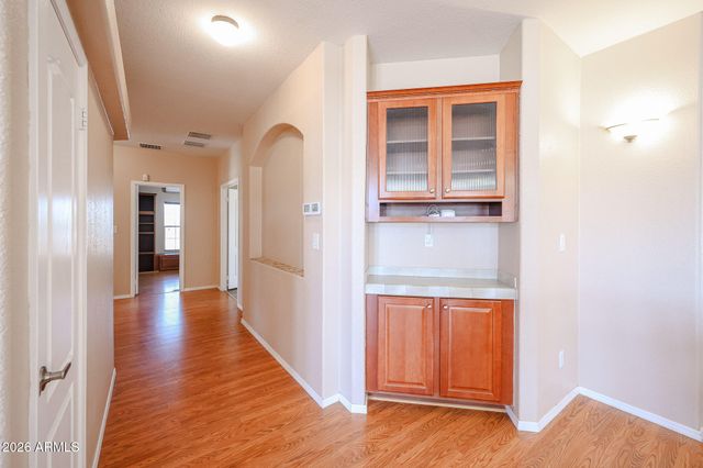 22129 W DIXILETA Drive, Wittmann, AZ 85361